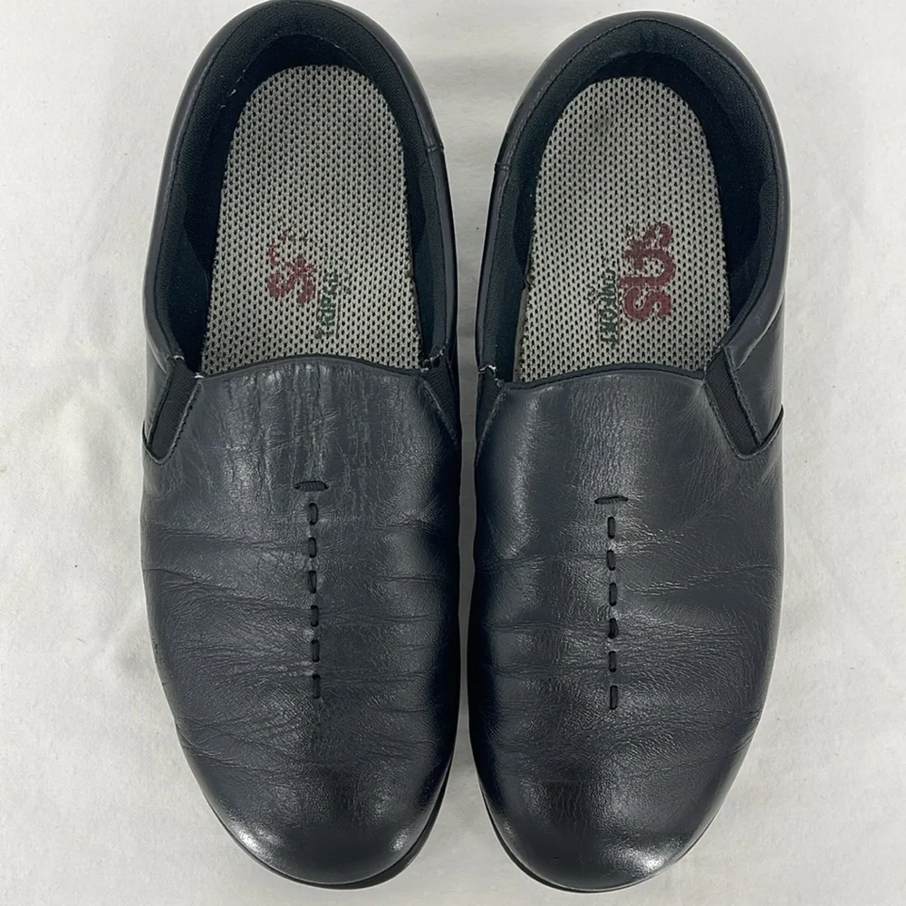 SAS WOMENS SIZE 9  Black Leather Slip-On Shoes